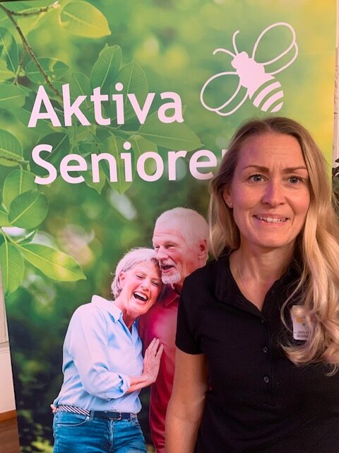 Foto: Bo Fuhrman Malin Nyström, energi- och klimatrådgivare i Skellefteå kommun, gav spännande och informationsrik information till aktiva seniorer.